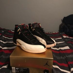 Men’s shoes size 10.5-11 READ DESCRIPTION